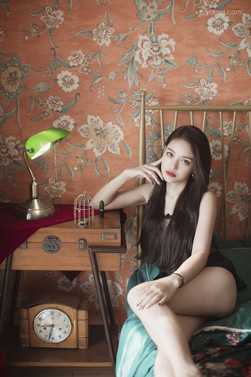 [YALAYI雅拉伊] 2020.11.02 VOL.720 面纱 刘子炀 [43P/583MB]预览图