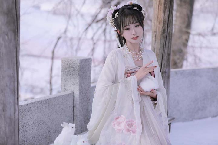 [YITUYU艺图语]2023.03.11 比翼  阿瞳[20+1P／249MB]预览图