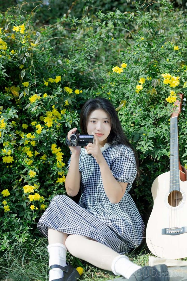 [YITUYU艺图语]2023.04.02 故事的小黄花 木柚[27+1P／341MB]预览图