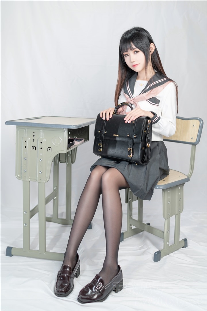 miko酱ww NO.008 放学后 [26P-185MB]预览图