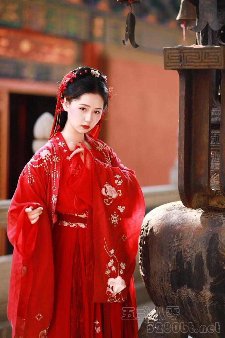 [YITUYU艺图语]2023.11.14 祈福 _三余_[34+1P／728MB]预览图