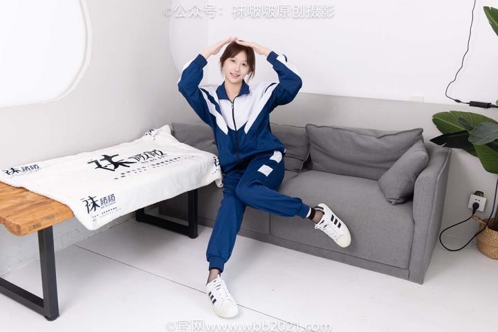 [BoBoSocks袜啵啵]VOL.584 香菜 校服、板鞋、短黑丝[149P+1V／7.49GB]推荐预览图