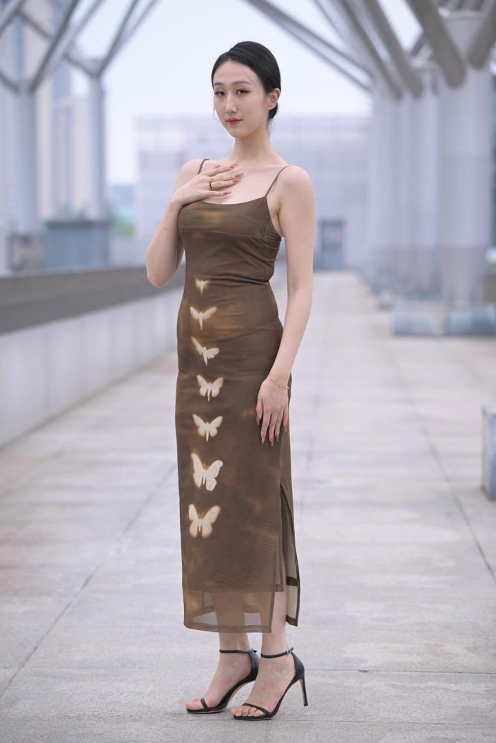 精选街拍Ⅱ作品 VOL.4644 迷人吊带长裙[169P／359MB]推荐预览图